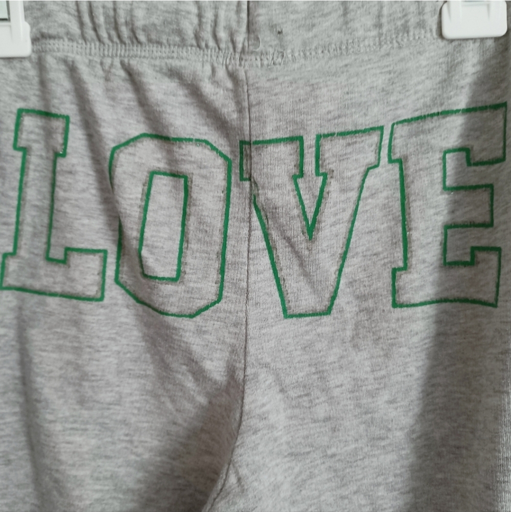 St. Patrick's "LOVE" sweatpants - Picture 4 of 5